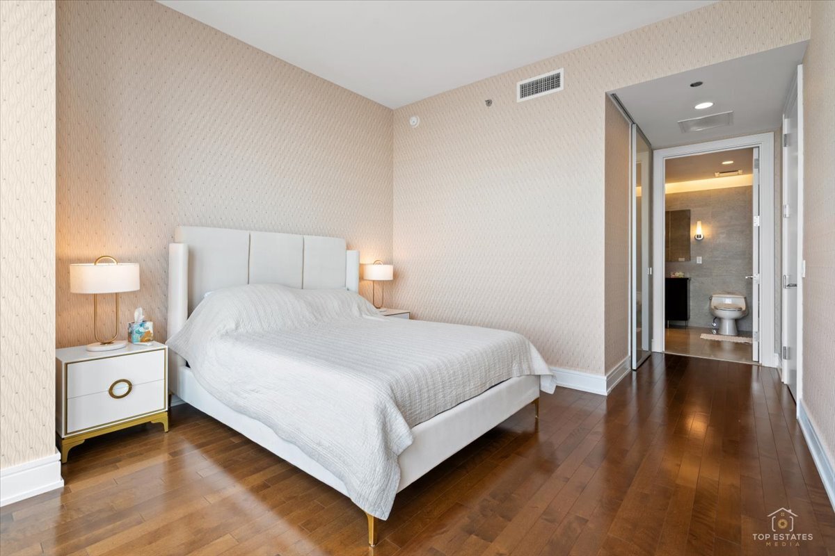401 N Wabash Avenue 68b Property Photo 28