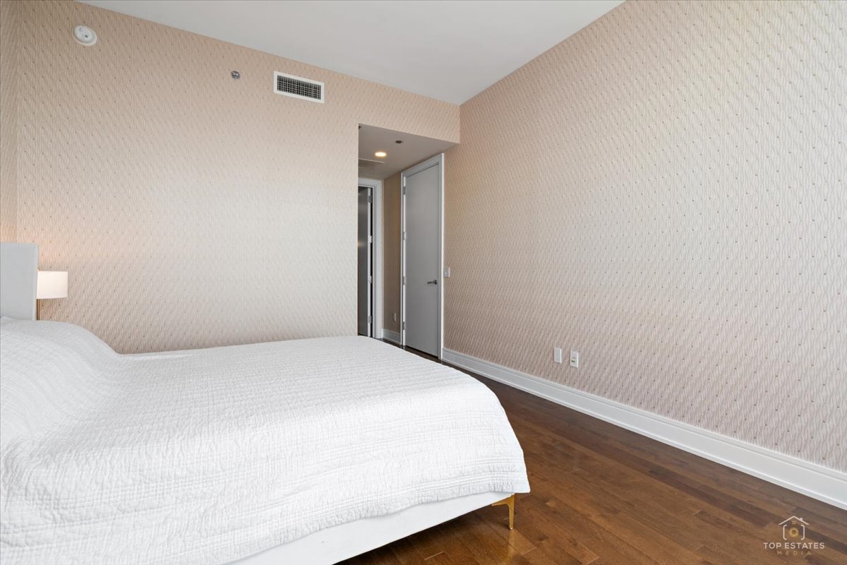 401 N Wabash Avenue 68b Property Photo 29