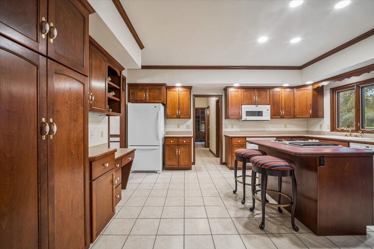 2310 Big Woods Drive Property Photo 6