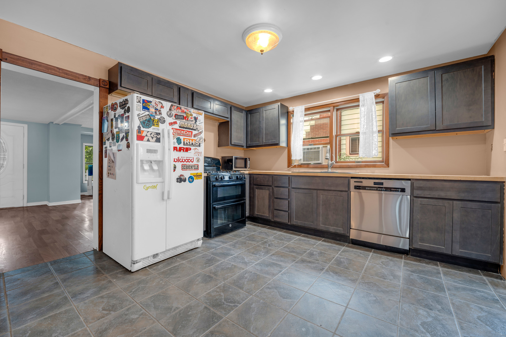 412 E Jackson Street Property Photo 5