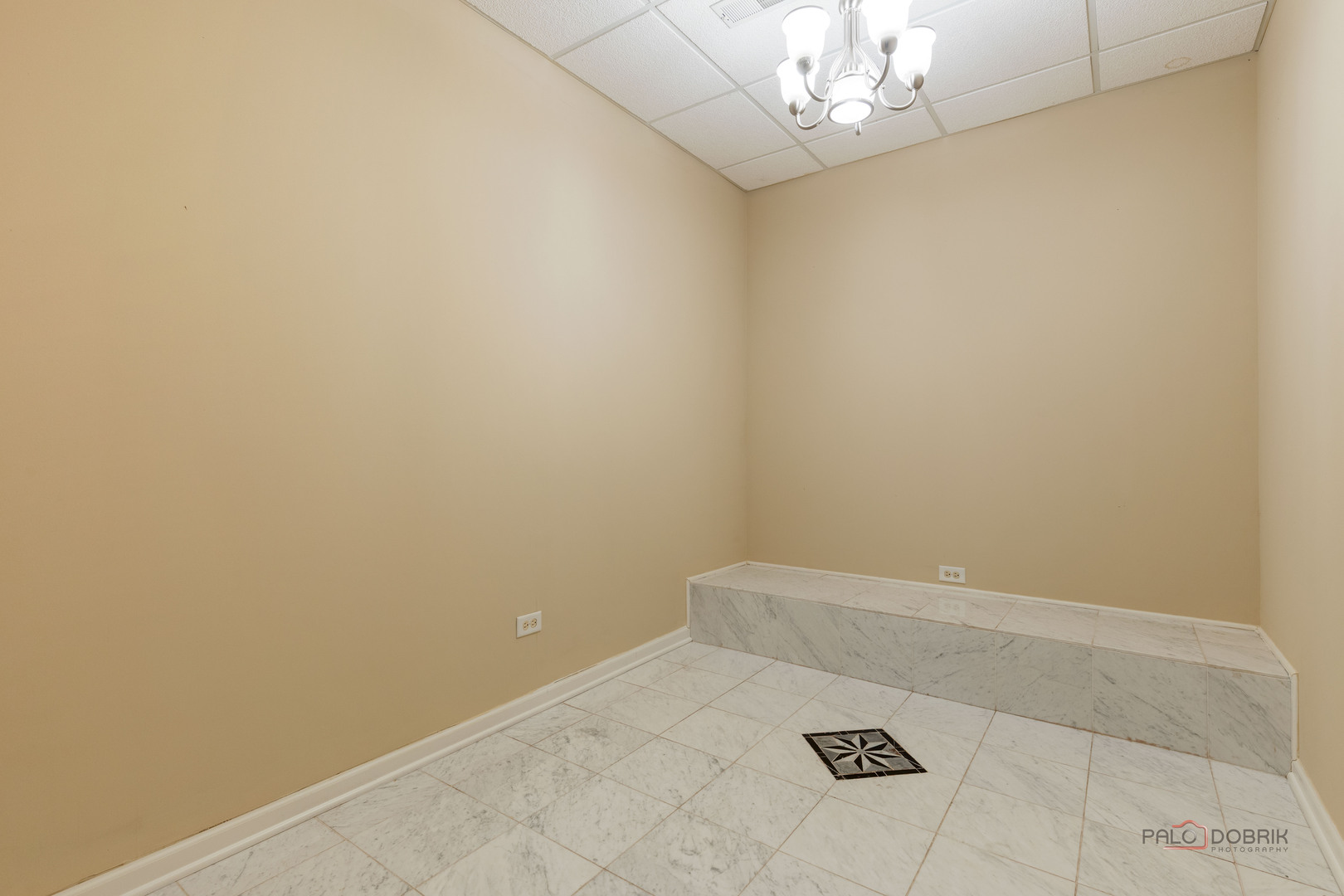 818 W Lukas Avenue Property Photo 27