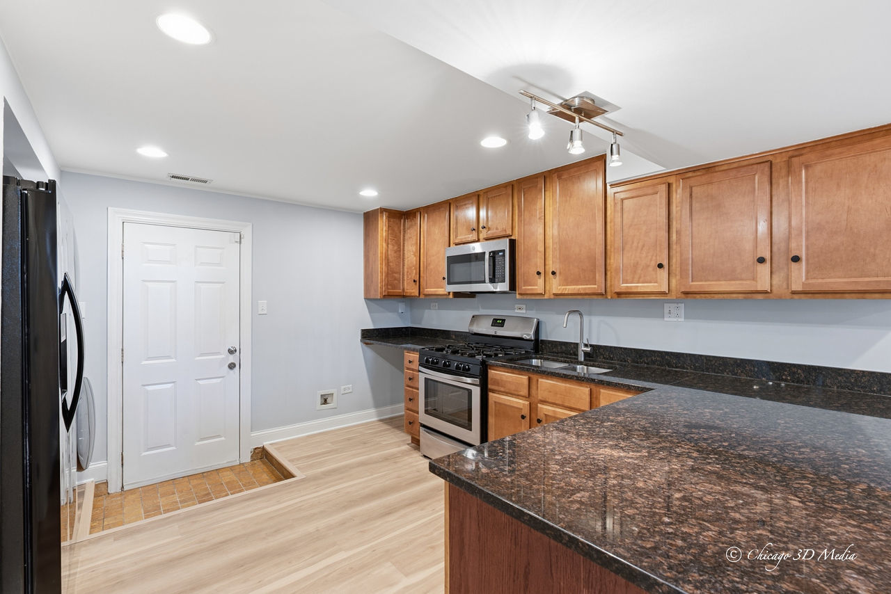 4558 N Kostner Avenue G Property Photo 7