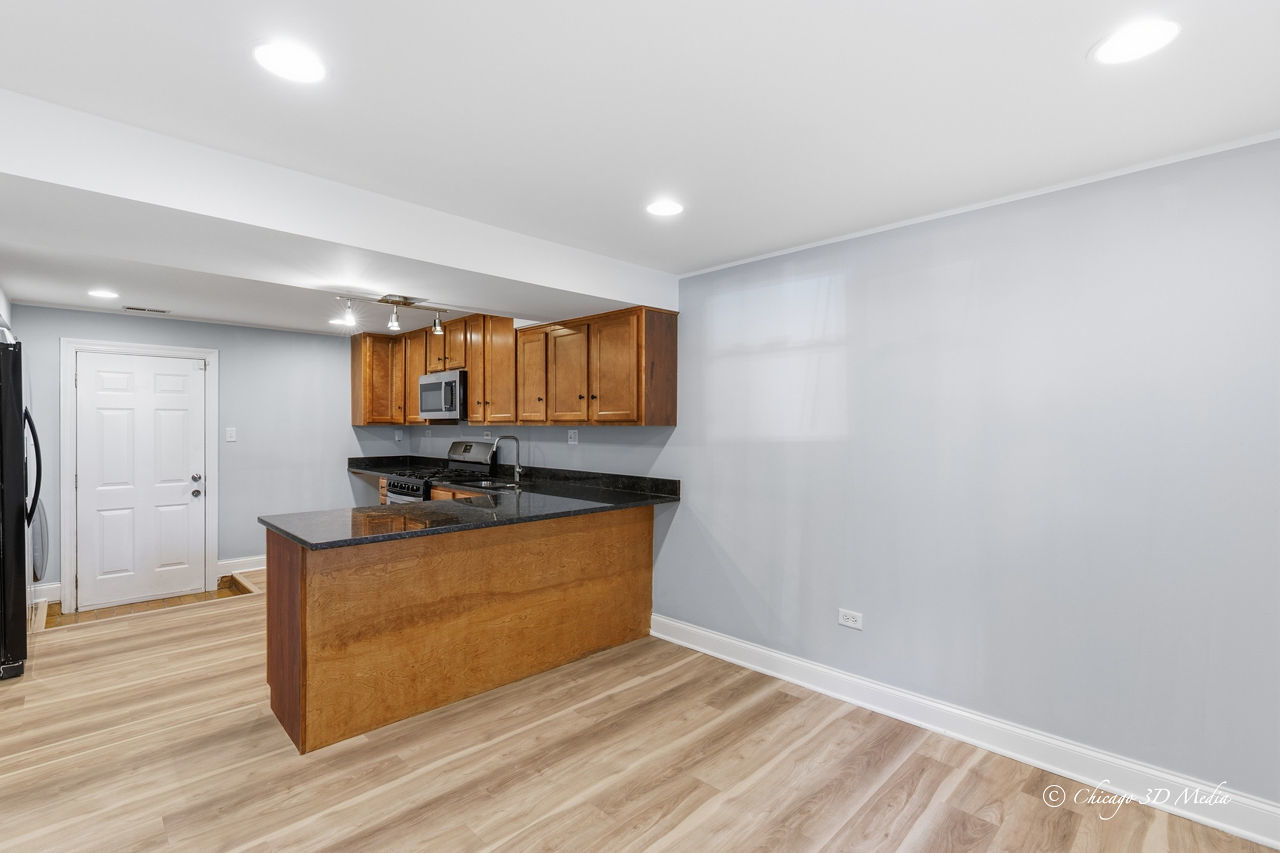 4558 N Kostner Avenue G Property Photo 10