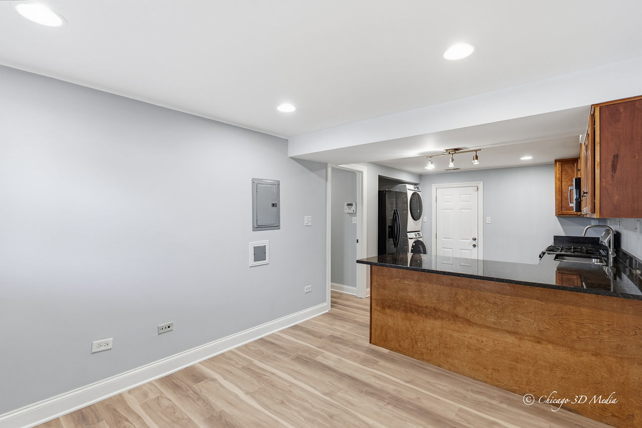 4558 N Kostner Avenue G Property Photo 11