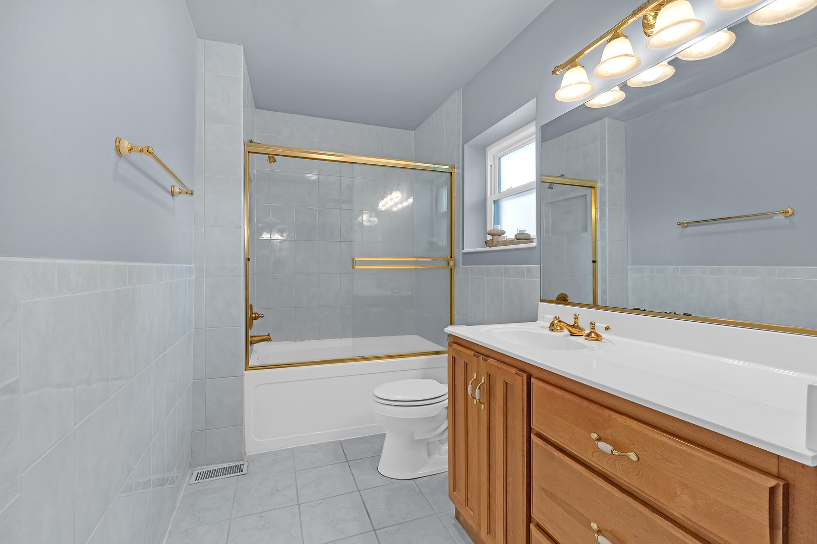 12758380 Property Photo 13