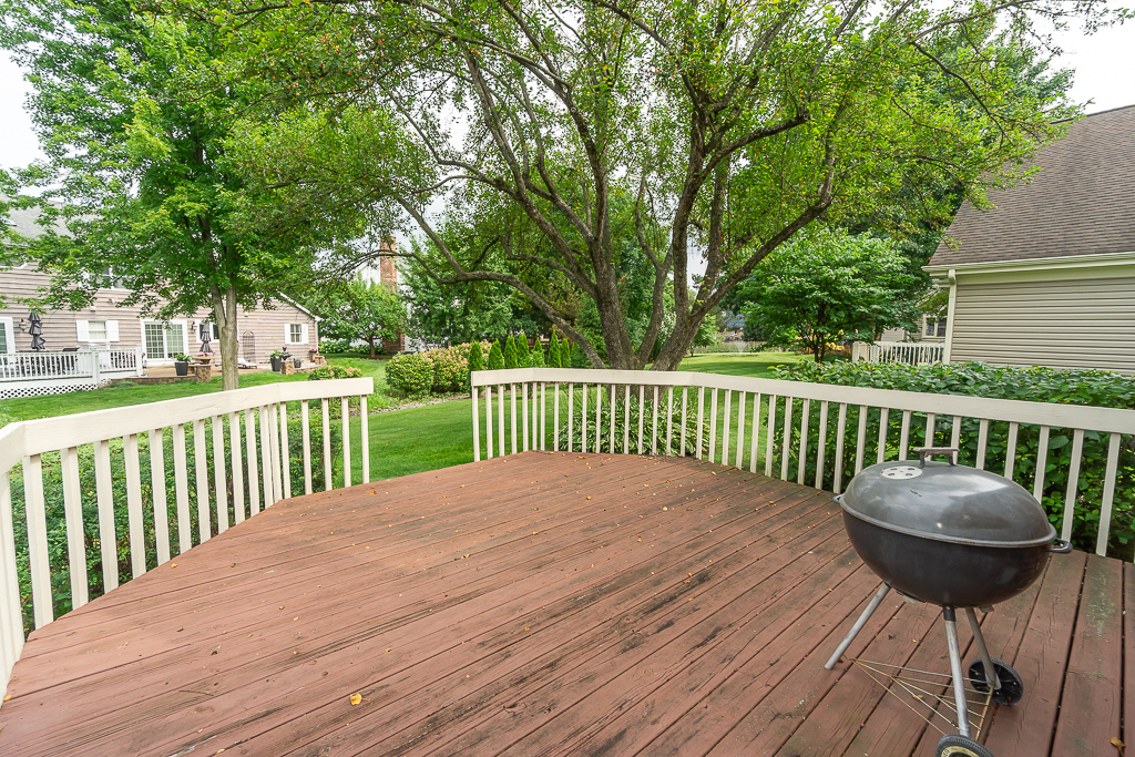 2157 N Lake Shore Circle Property Photo 2