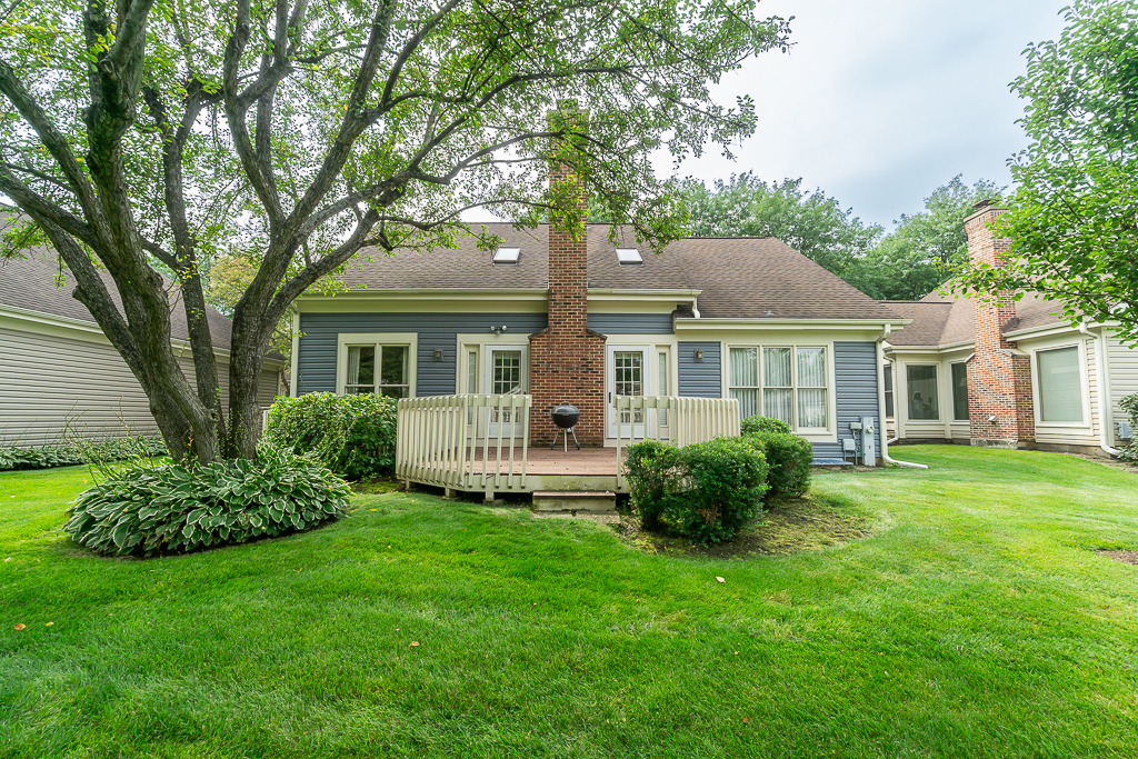 2157 N Lake Shore Circle Property Photo 3