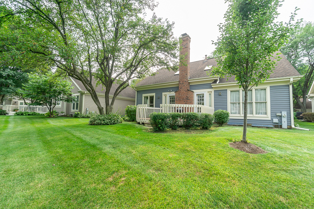2157 N Lake Shore Circle Property Photo 4