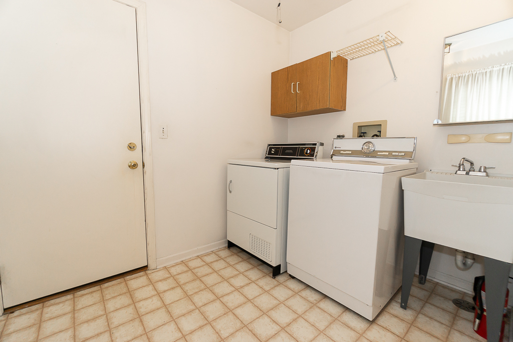 2157 N Lake Shore Circle Property Photo 5