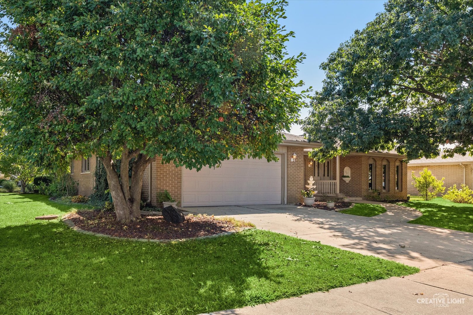 15527 Larkspur Lane Property Photo 2