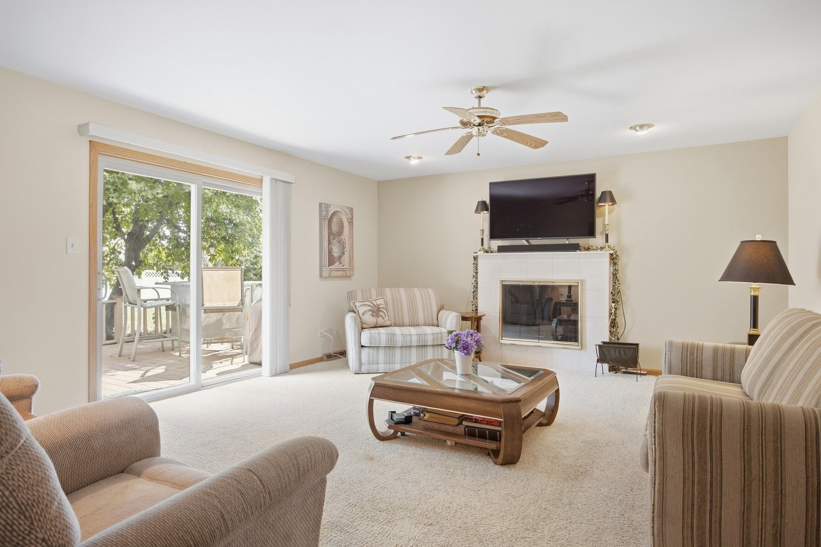 15527 Larkspur Lane Property Photo 8