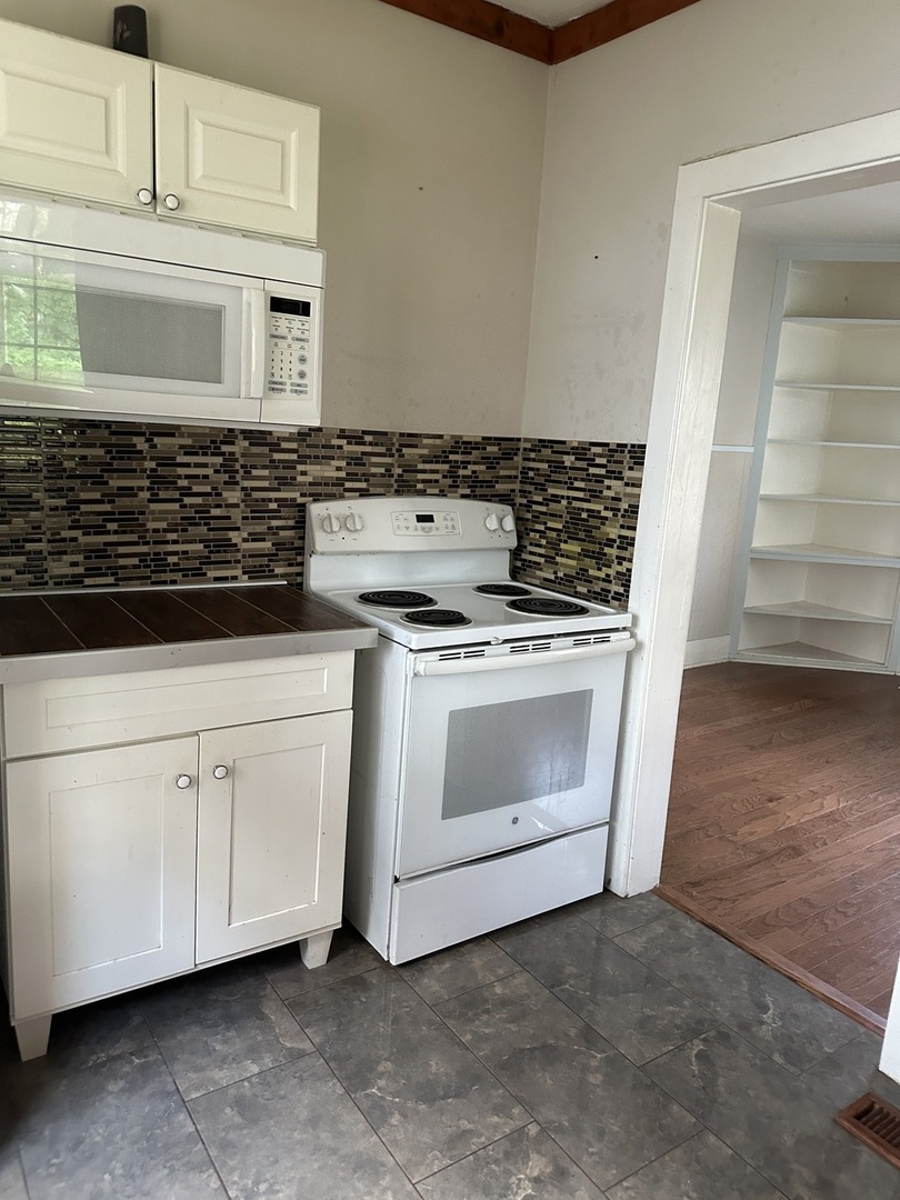 34 3rd Street Property Photo 11