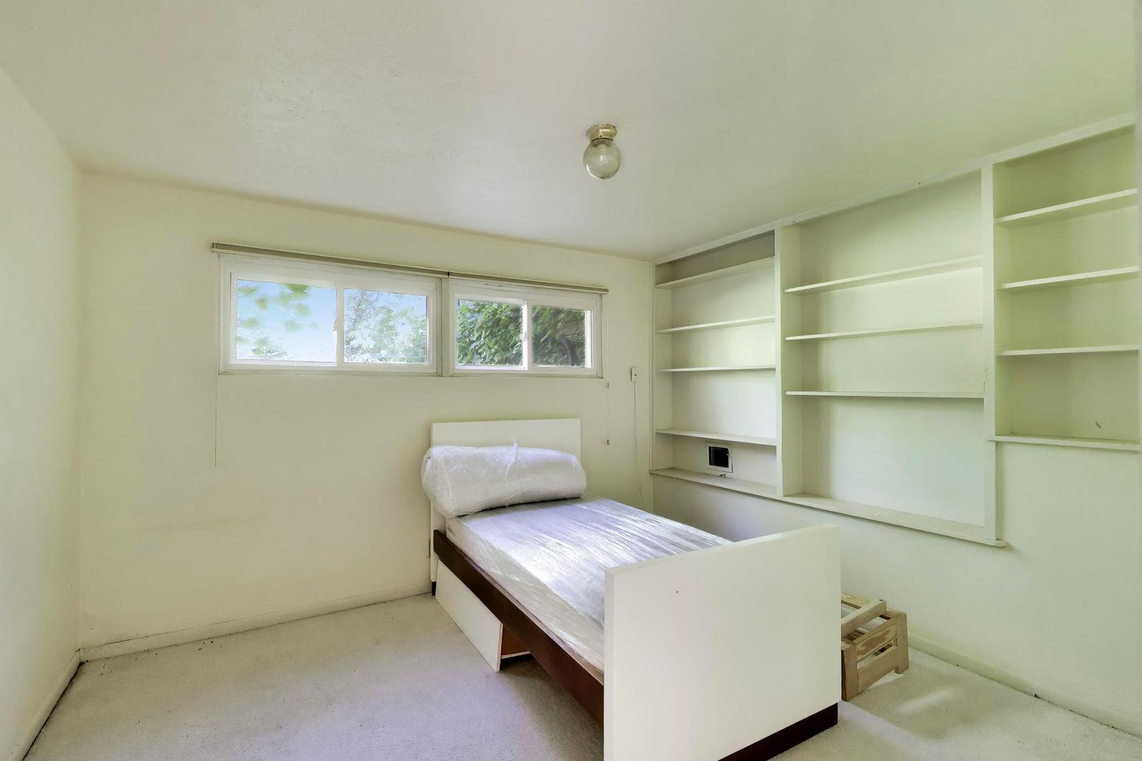 24072 W Hawthorne Lane Property Photo 33