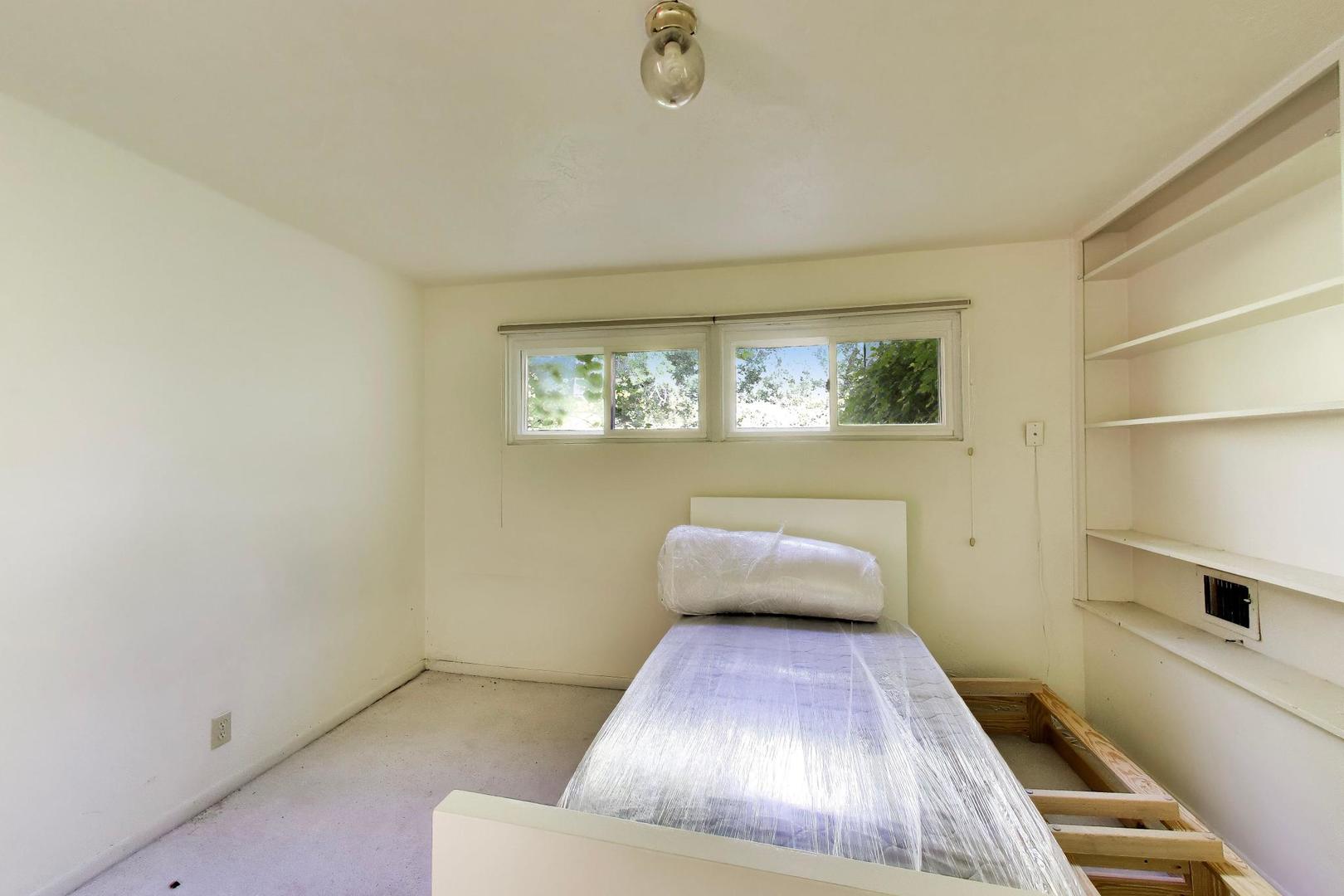 24072 W Hawthorne Lane Property Photo 35