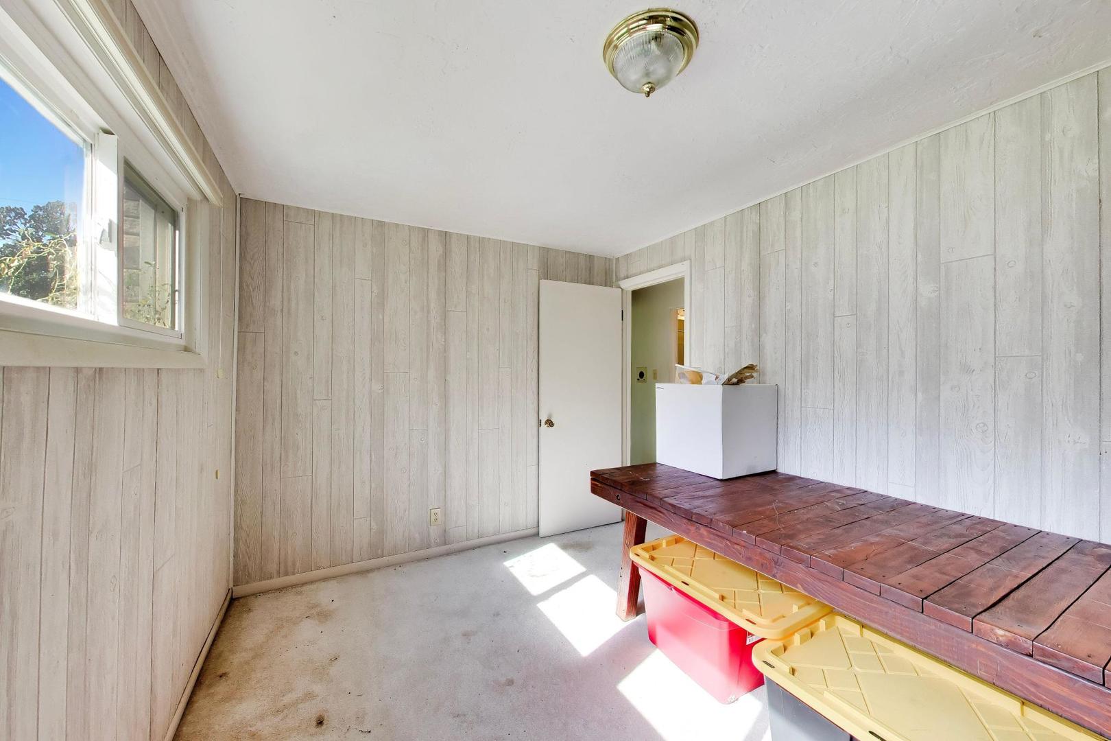 24072 W Hawthorne Lane Property Photo 38