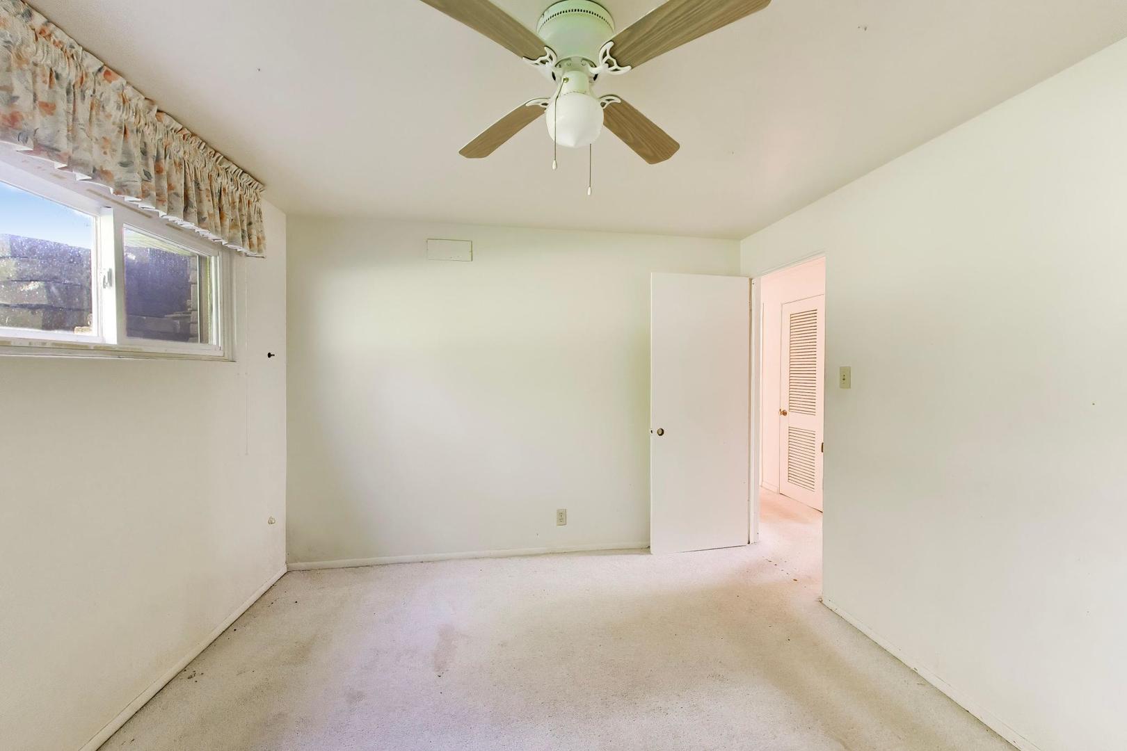 24072 W Hawthorne Lane Property Photo 41
