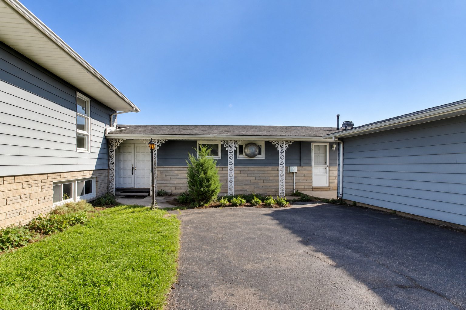 24072 W Hawthorne Lane Property Photo 65