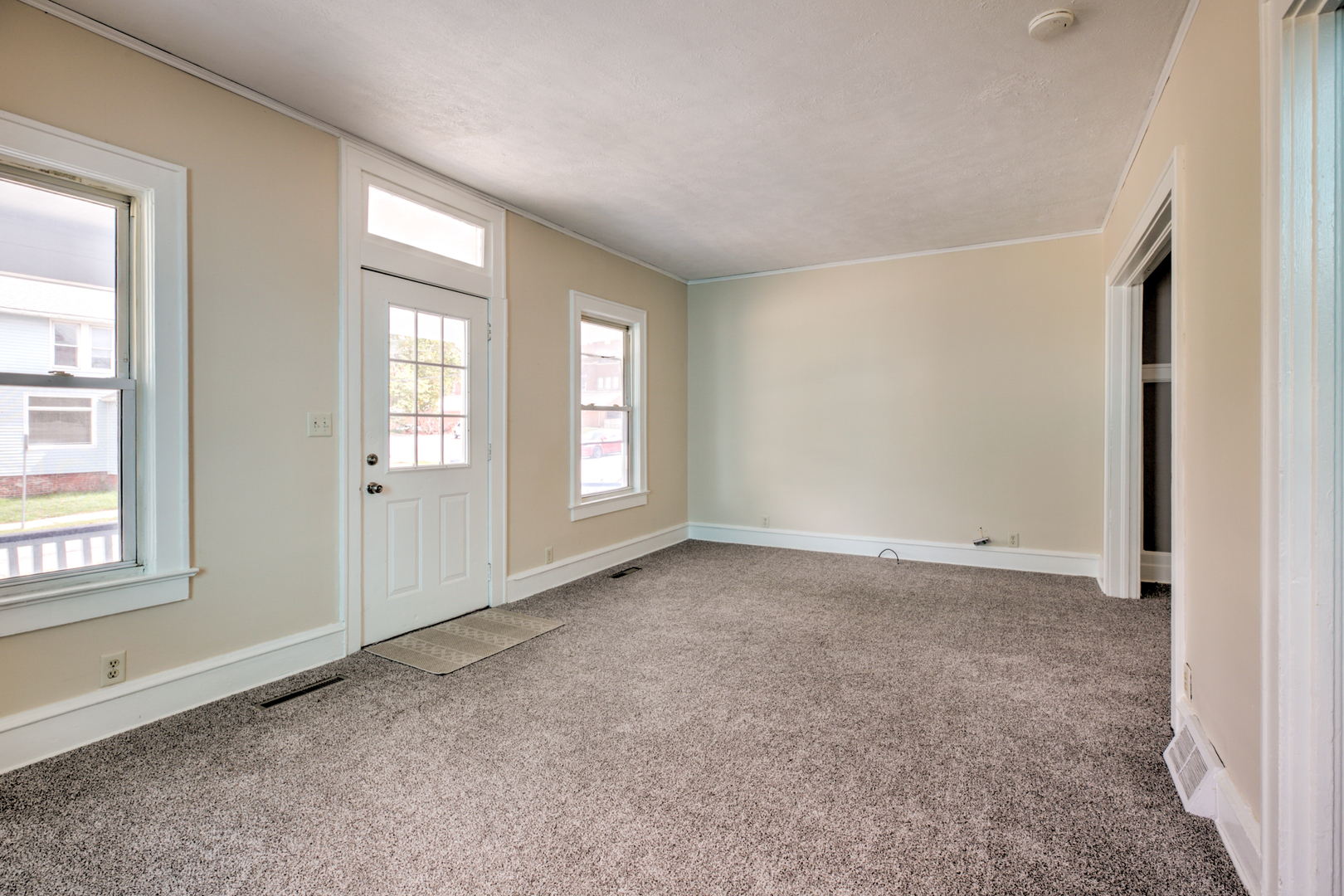 310 N Mclean Street Property Photo 8
