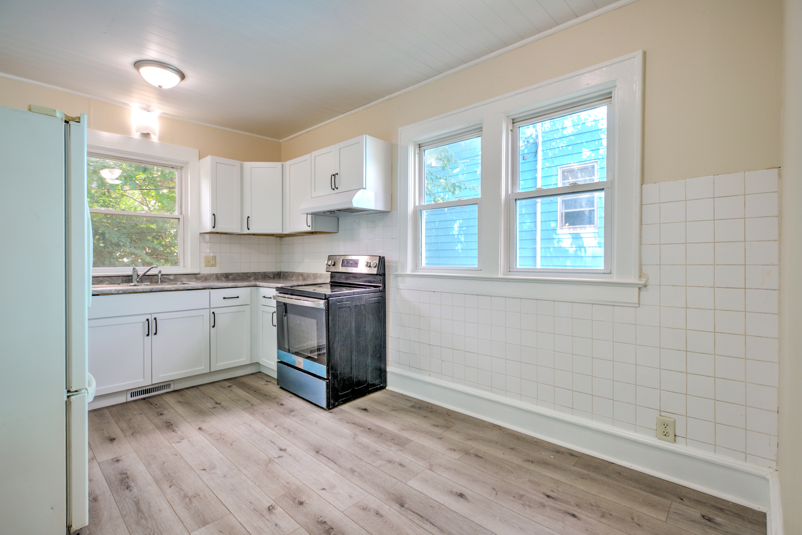 310 N Mclean Street Property Photo 15
