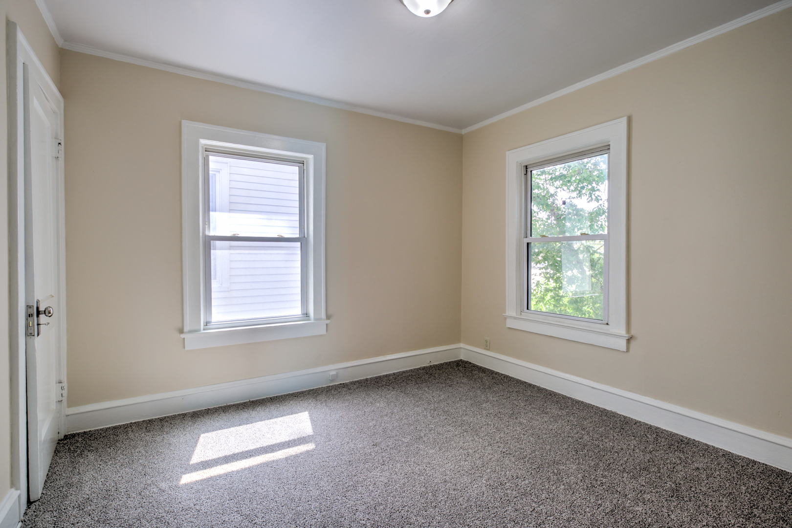 310 N Mclean Street Property Photo 28