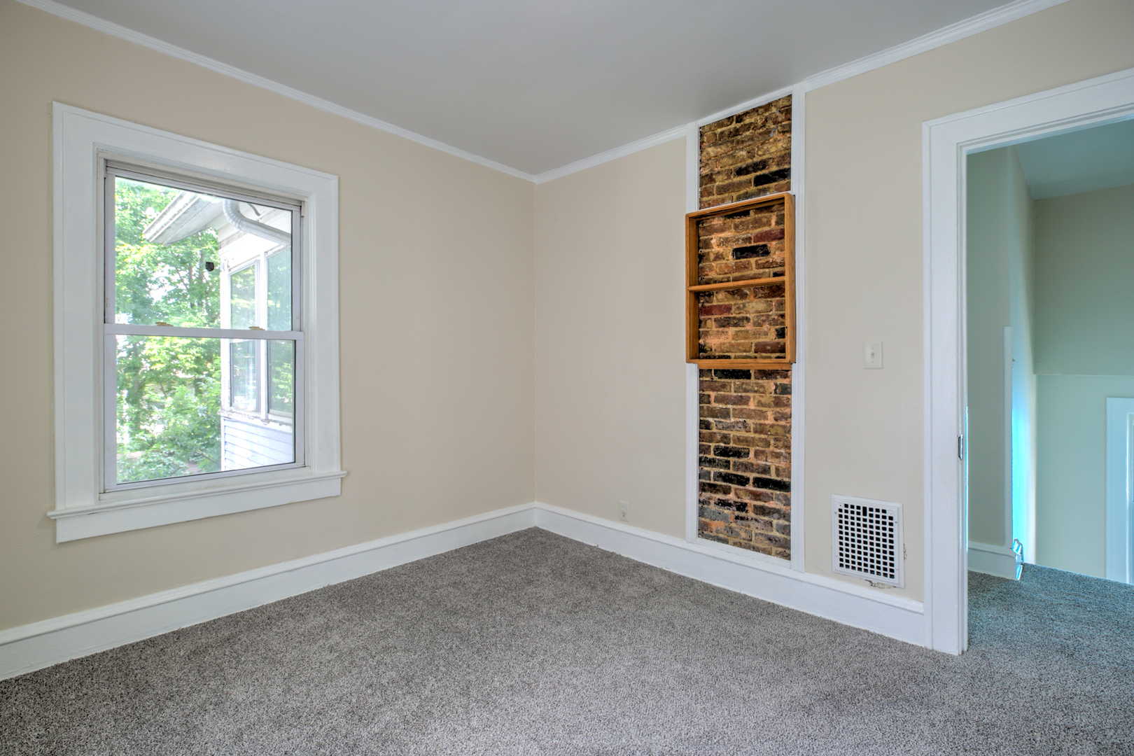 310 N Mclean Street Property Photo 29