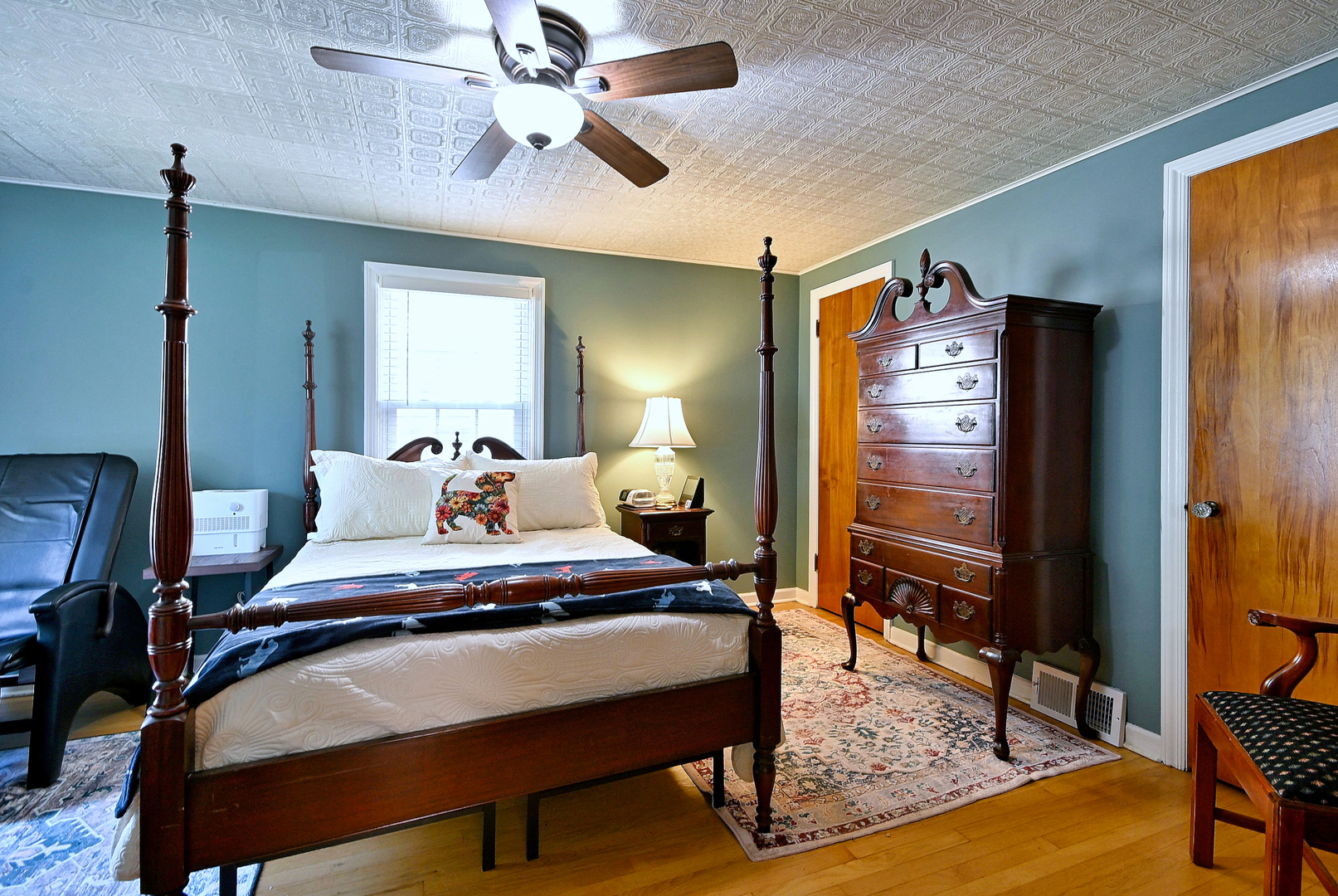 2407 Forest View Avenue Property Photo 6