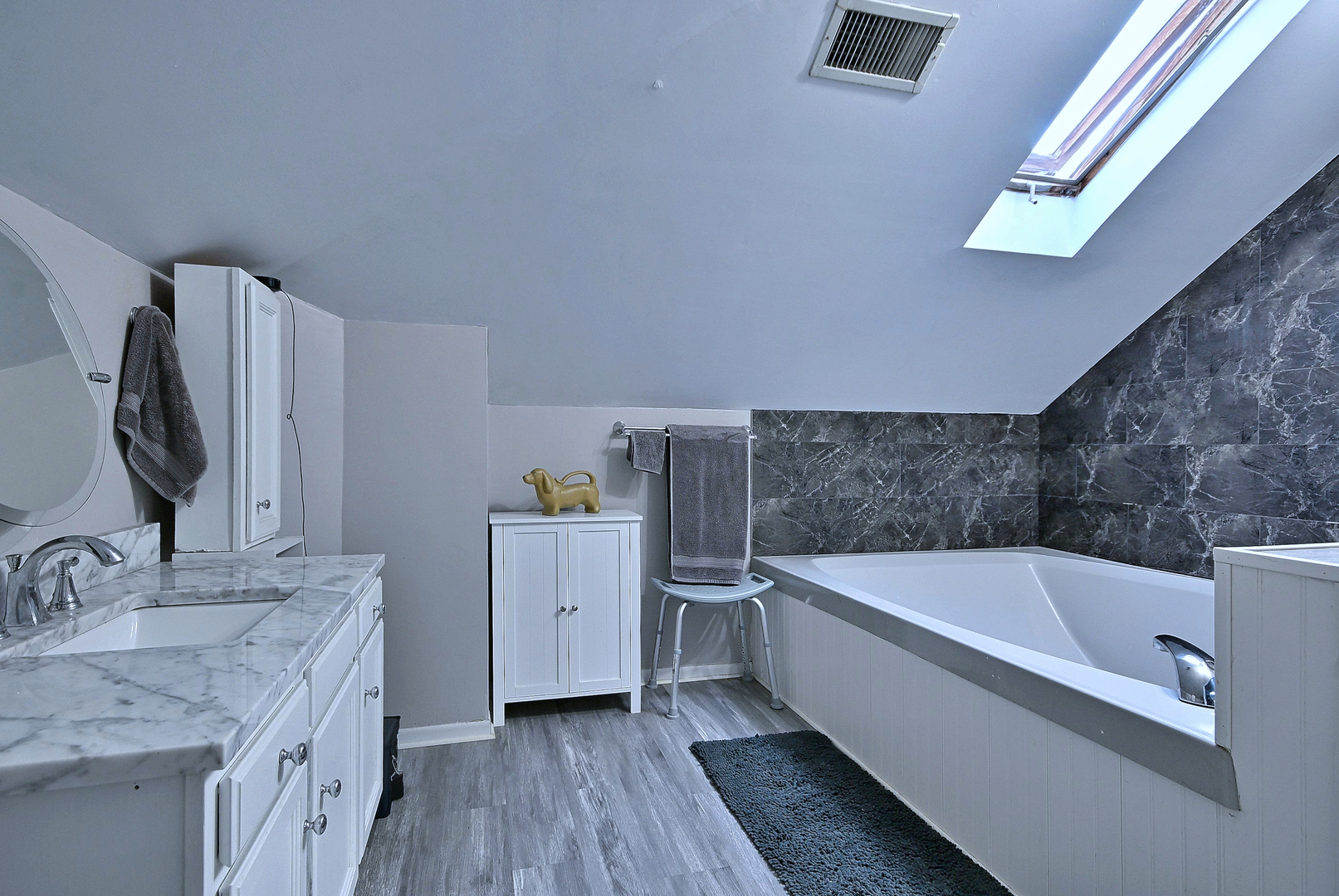 2407 Forest View Avenue Property Photo 18