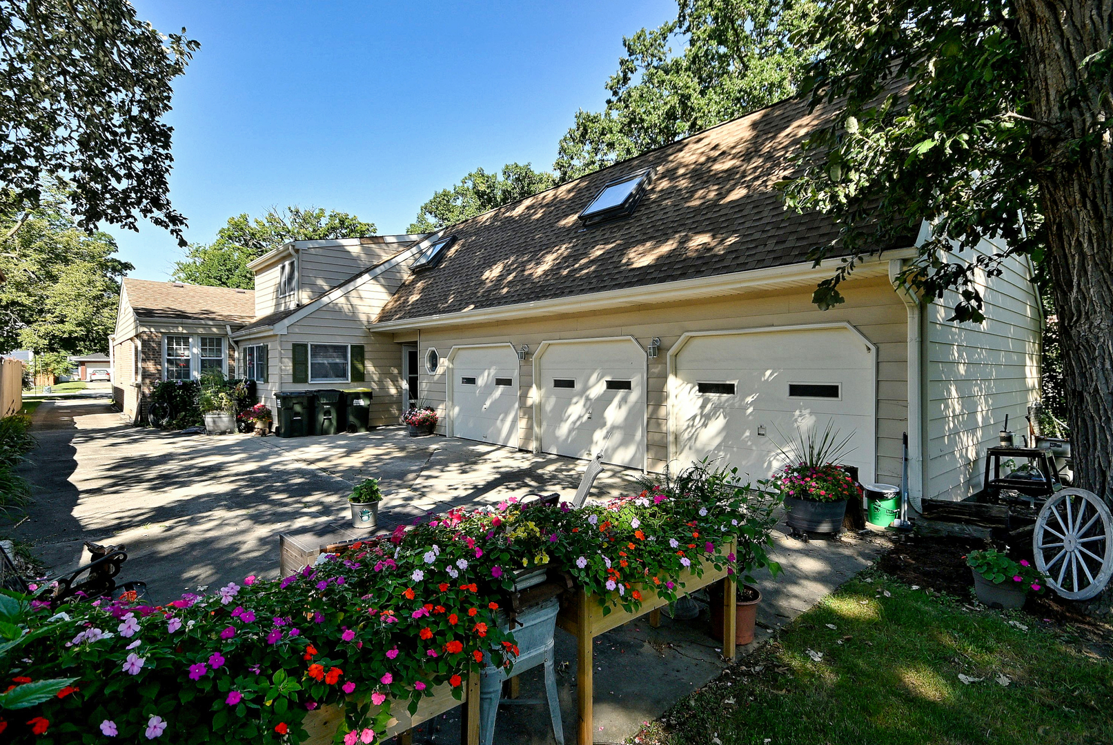 2407 Forest View Avenue Property Photo 24