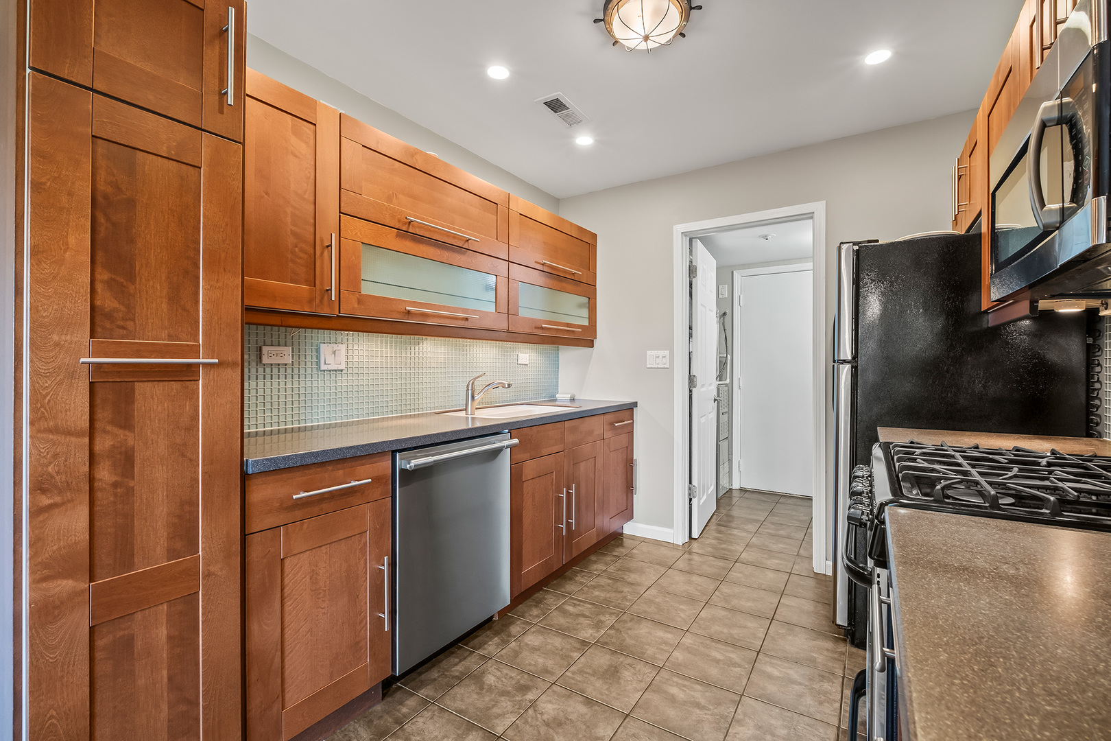 7918 Knottingham Circle B Property Photo 10