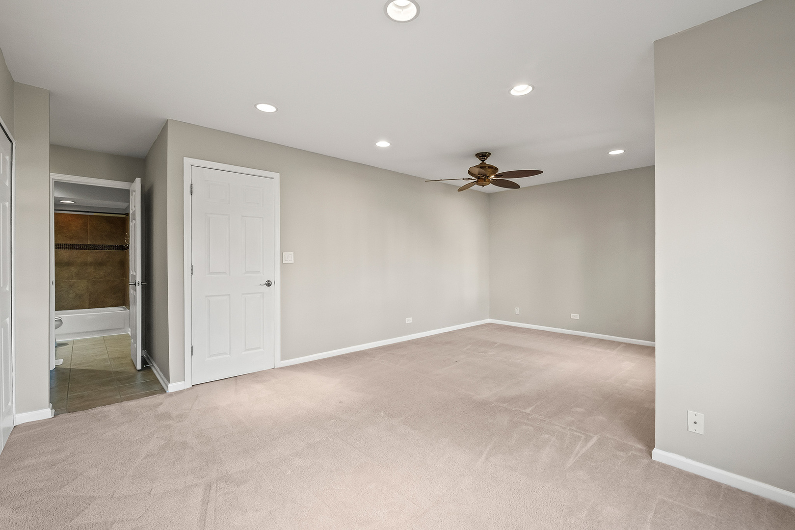 7918 Knottingham Circle B Property Photo 16
