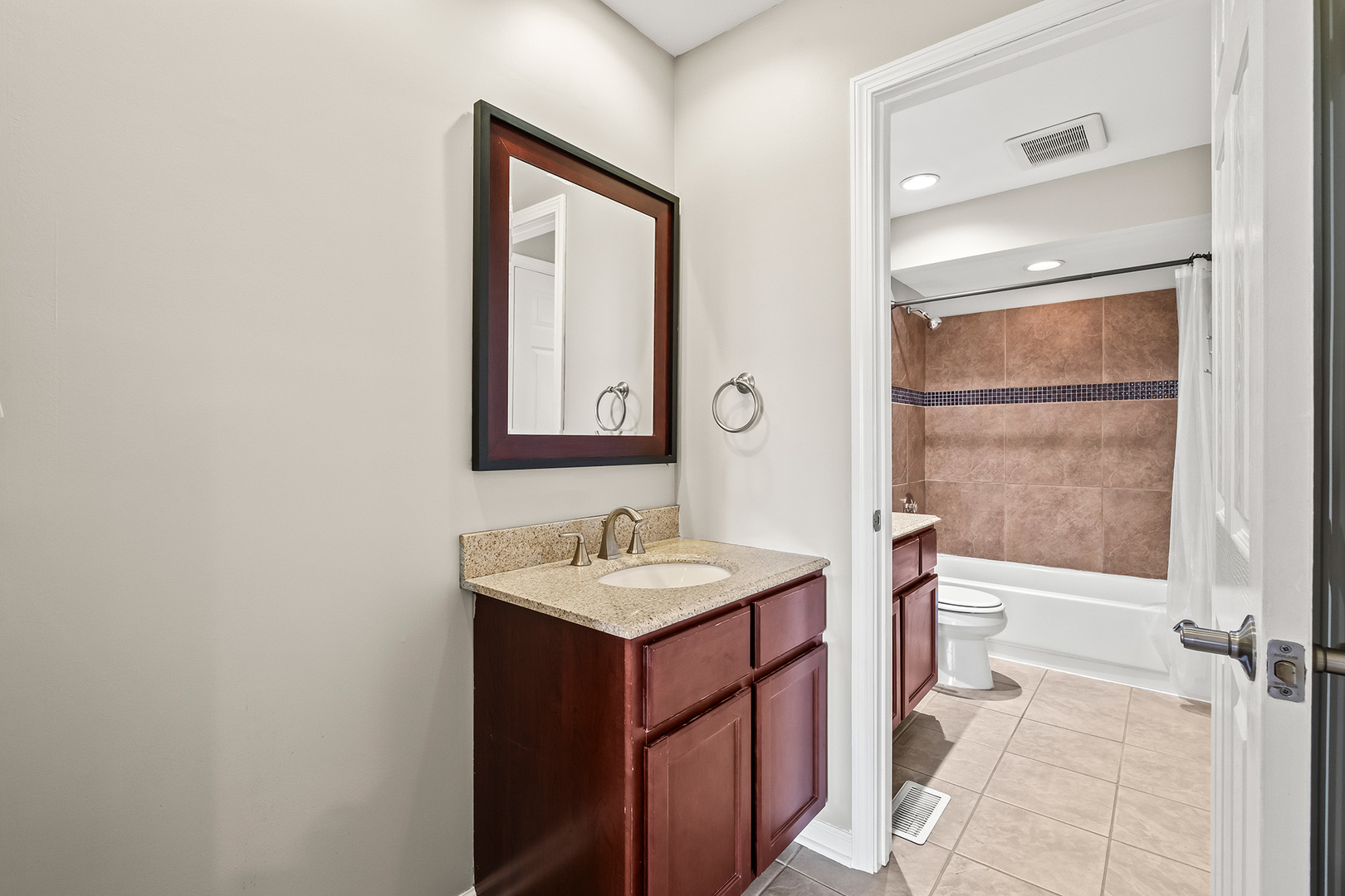 7918 Knottingham Circle B Property Photo 17