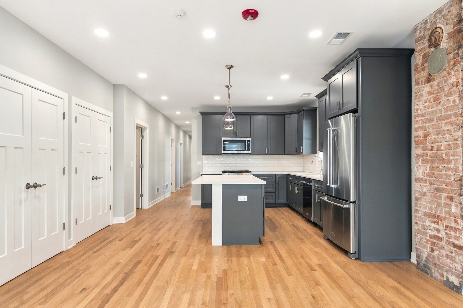 20 W Jefferson Avenue 2 Property Photo 3