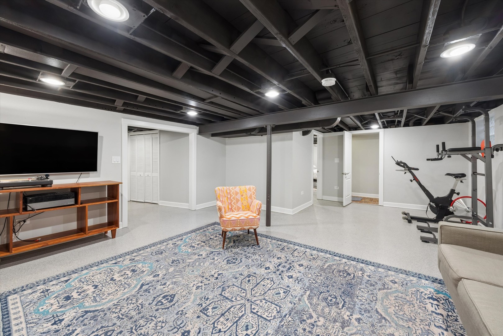 17 Golf Avenue Property Photo 19