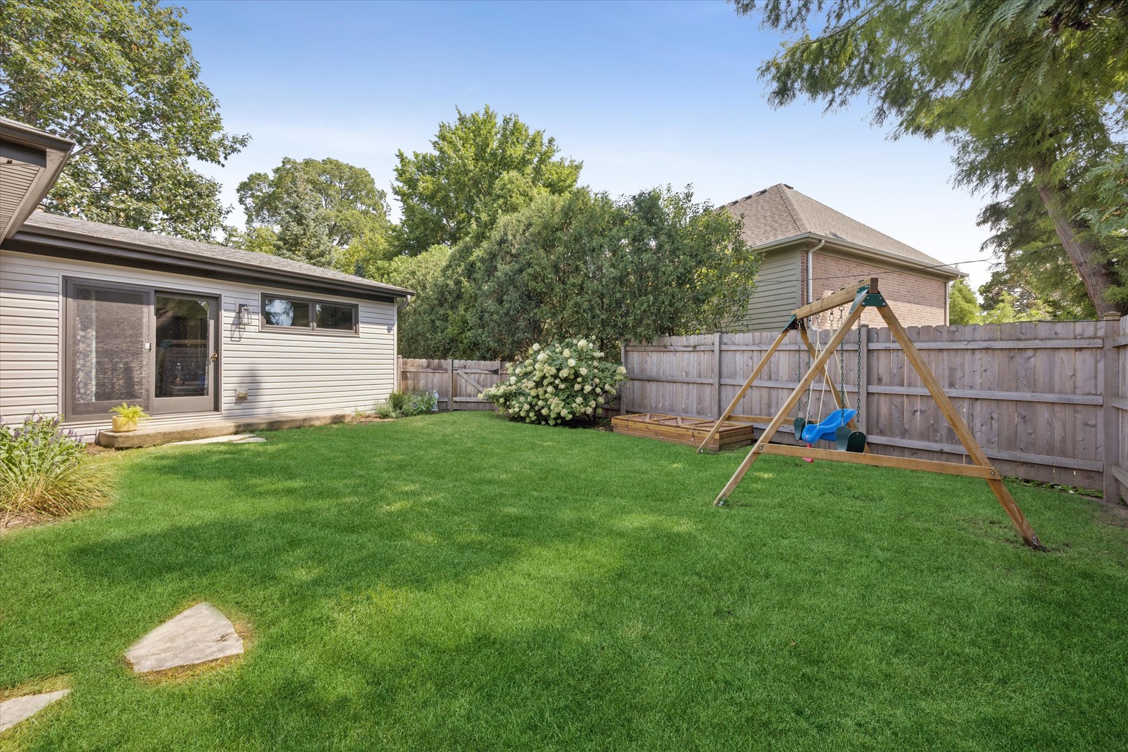 17 Golf Avenue Property Photo 23