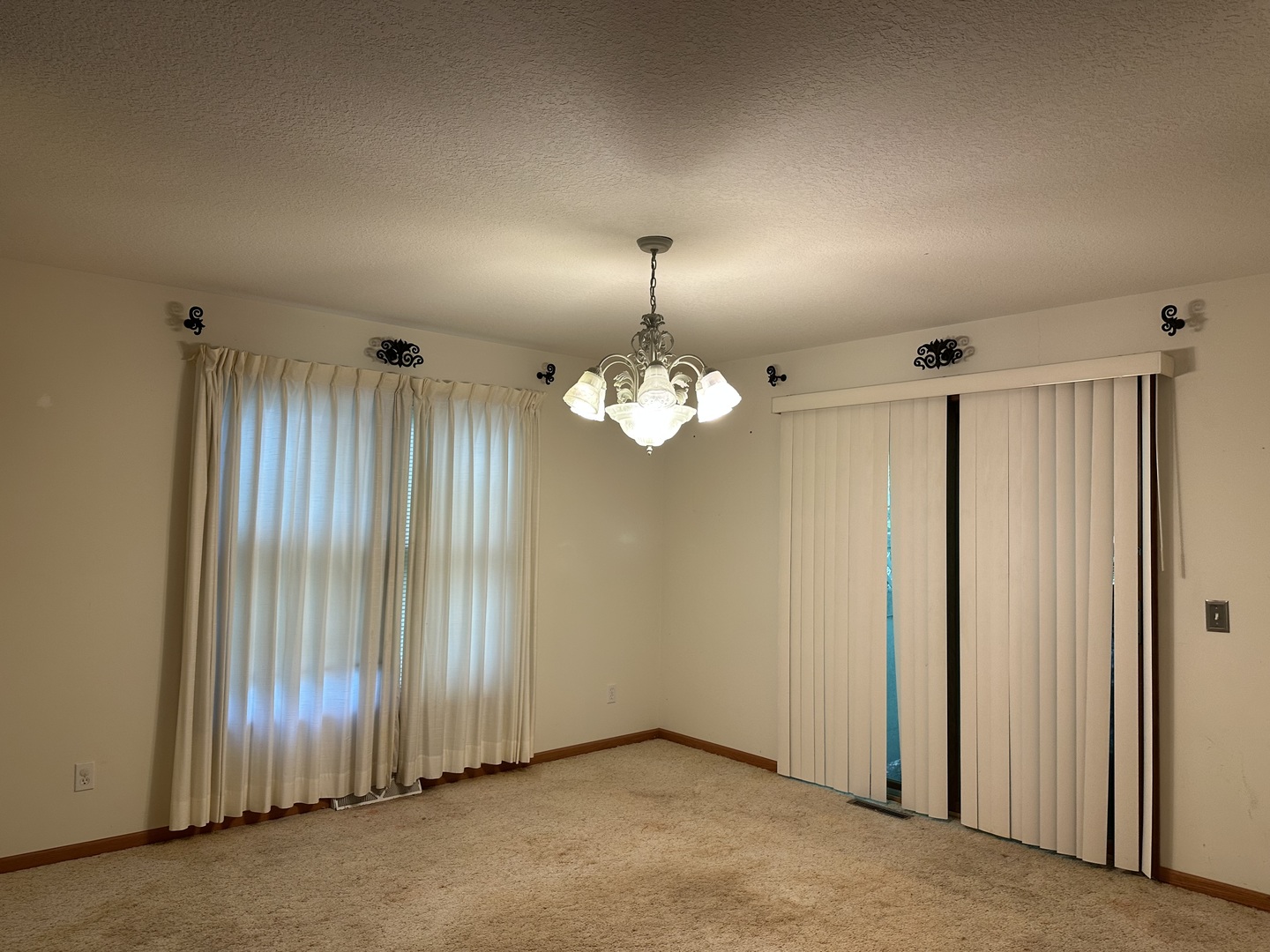 102 Hidden Valley Court Property Photo 4