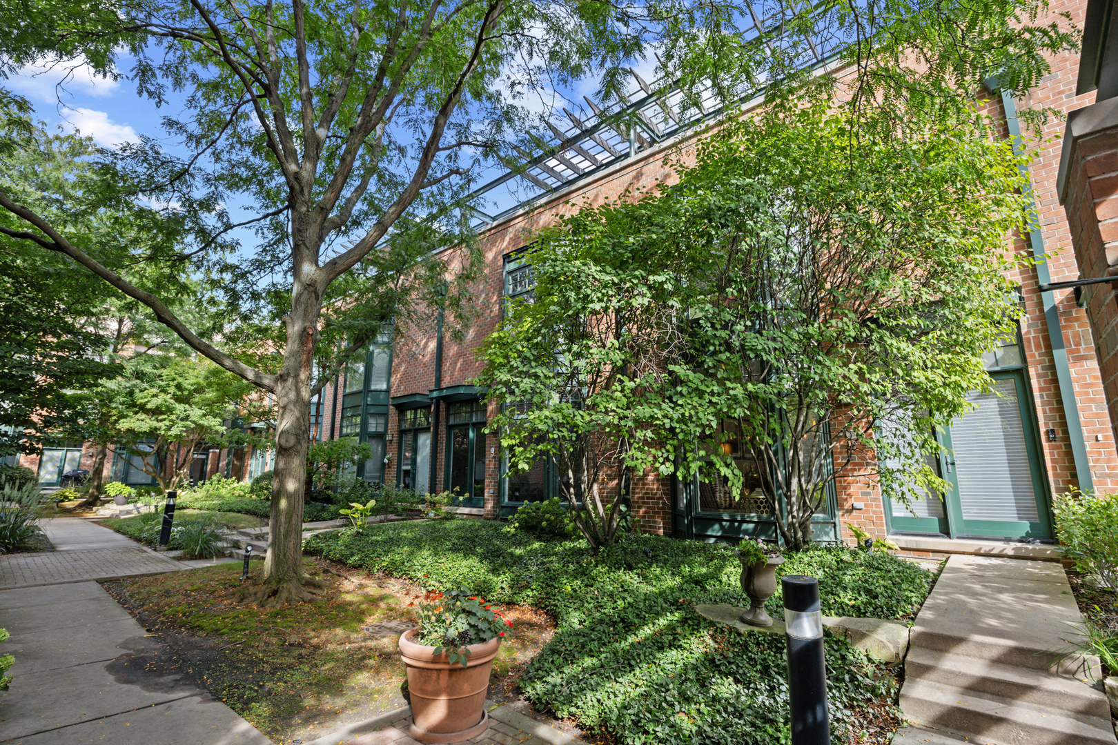 101 N Euclid Avenue 26 Property Photo 3