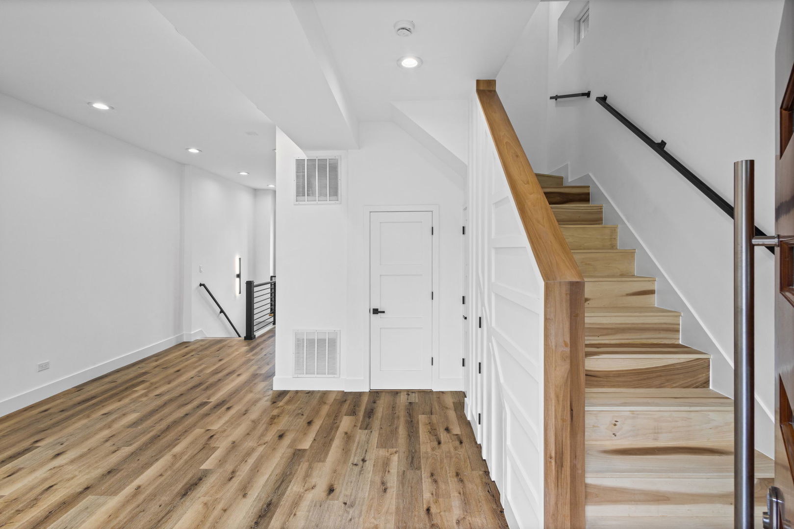 707 S Tripp Avenue Property Photo 3