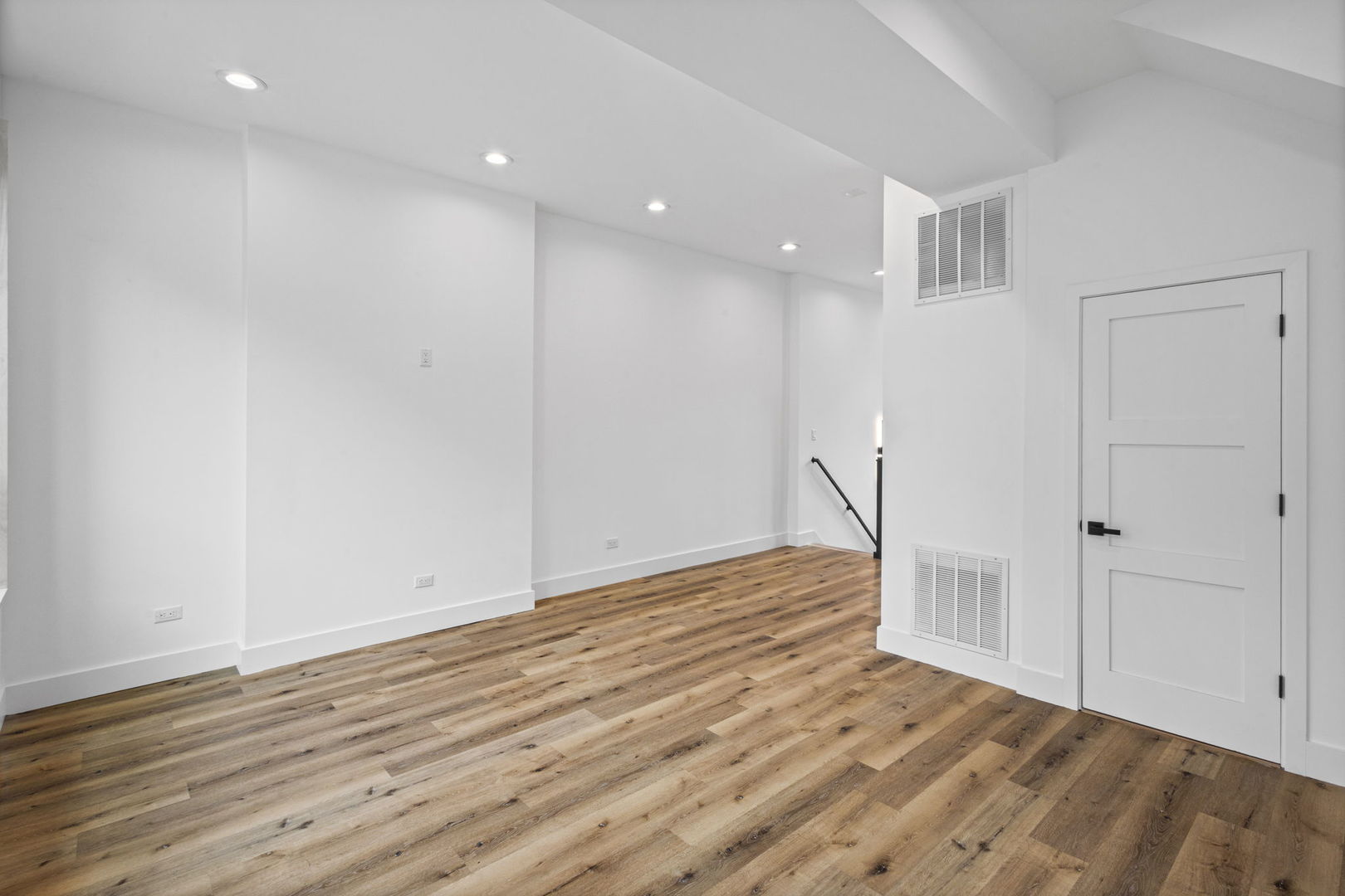 707 S Tripp Avenue Property Photo 4