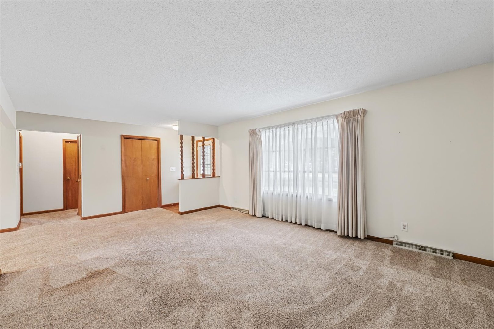 105 S Howard Street Property Photo 10