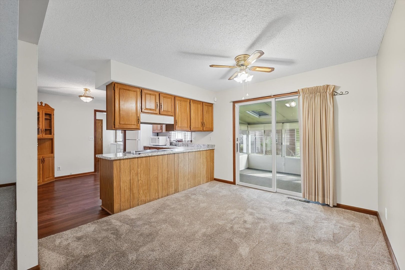 105 S Howard Street Property Photo 12