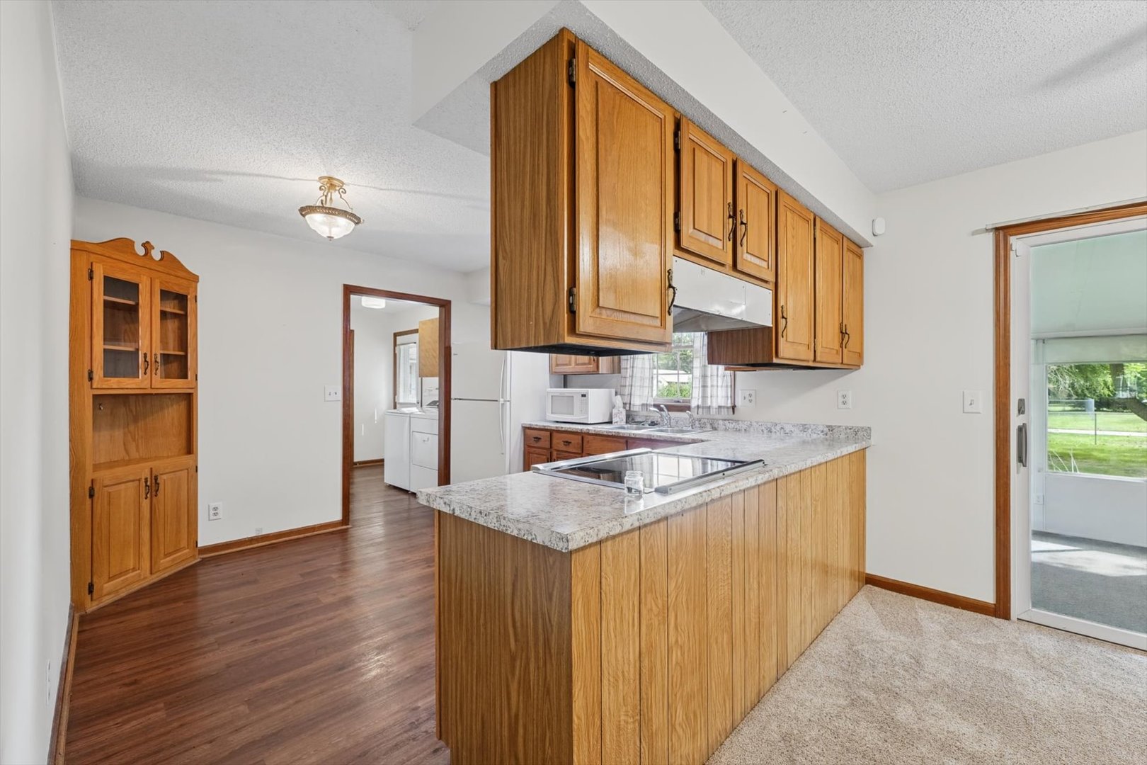 105 S Howard Street Property Photo 13