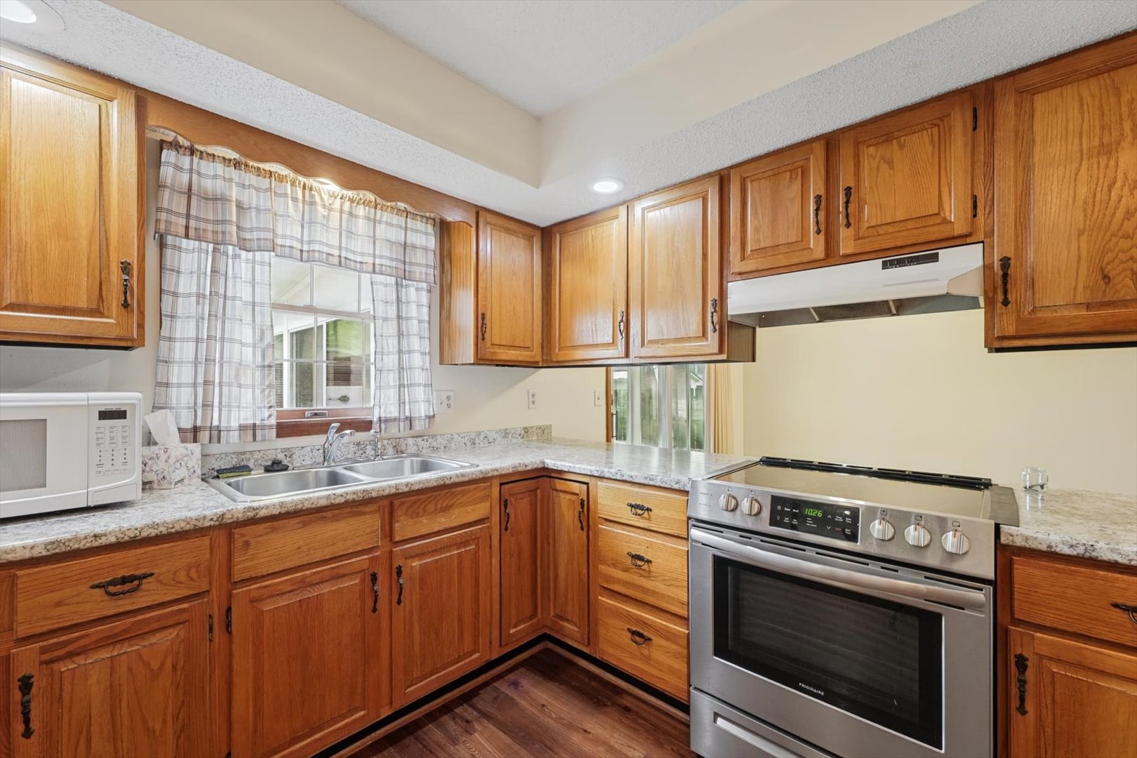105 S Howard Street Property Photo 16