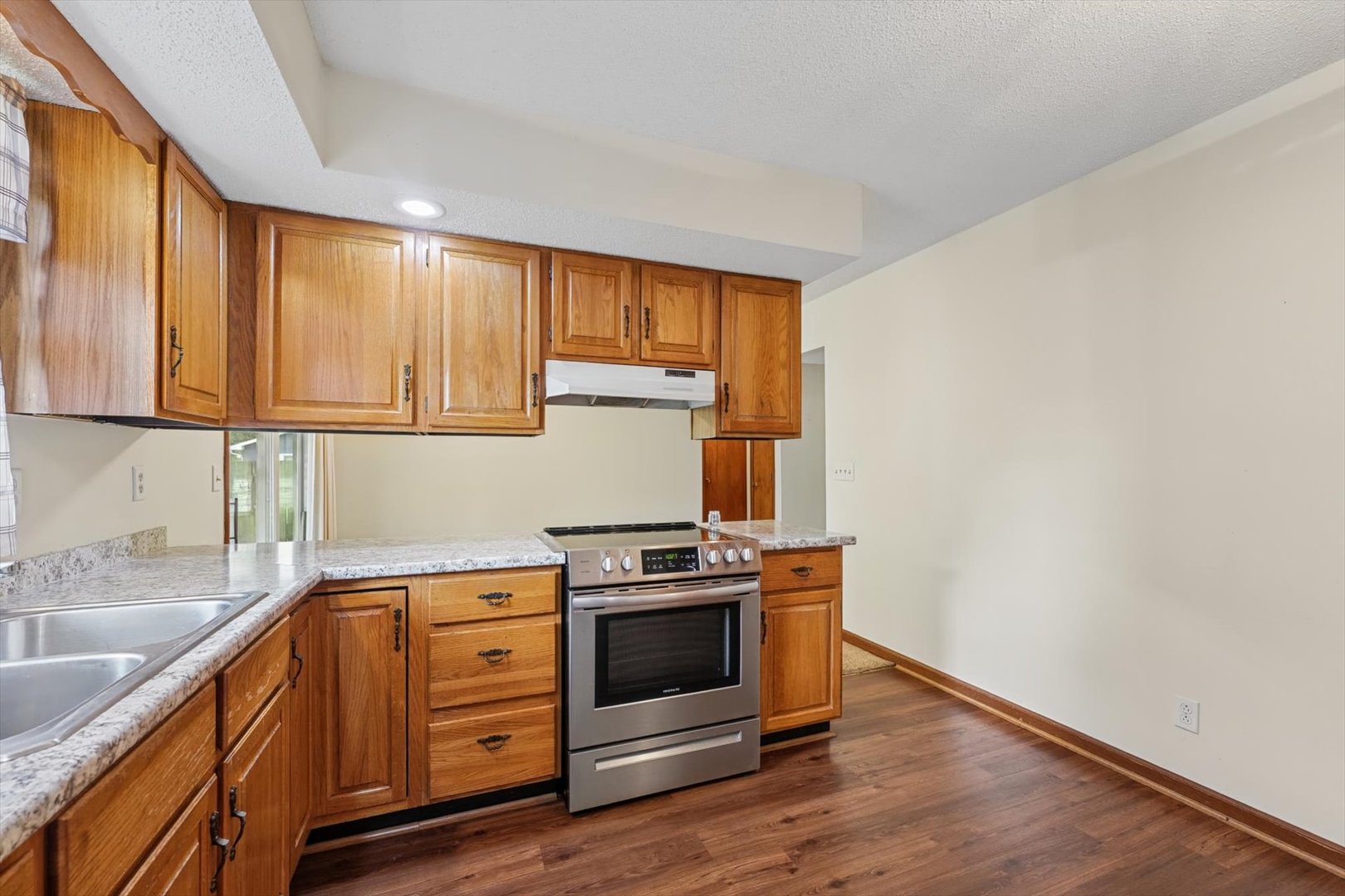 105 S Howard Street Property Photo 17