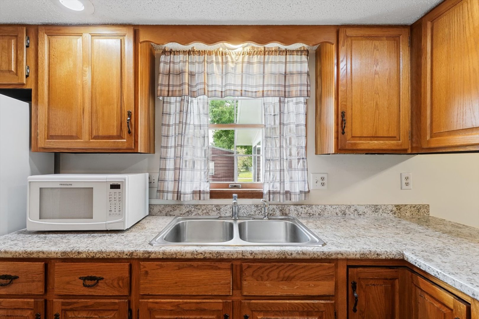 105 S Howard Street Property Photo 19