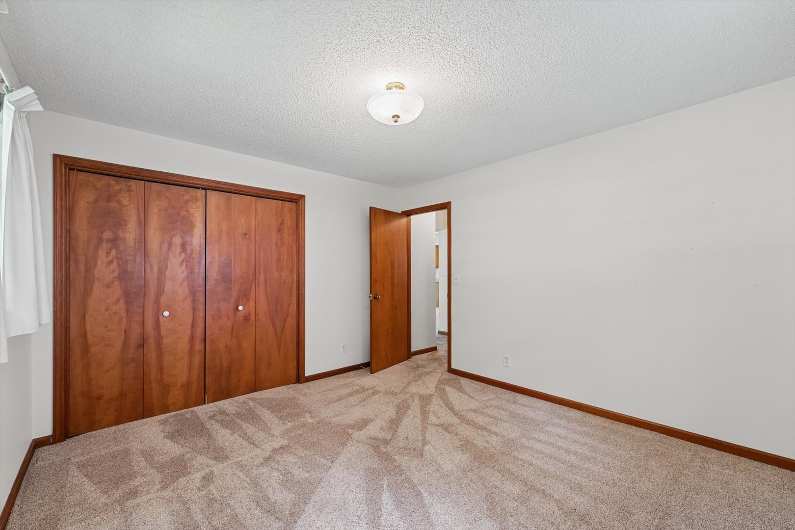 105 S Howard Street Property Photo 23