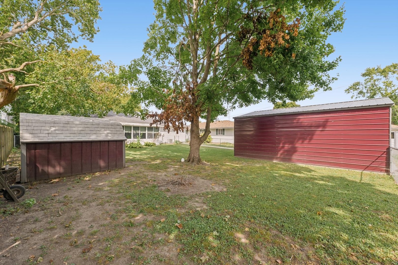 105 S Howard Street Property Photo 34
