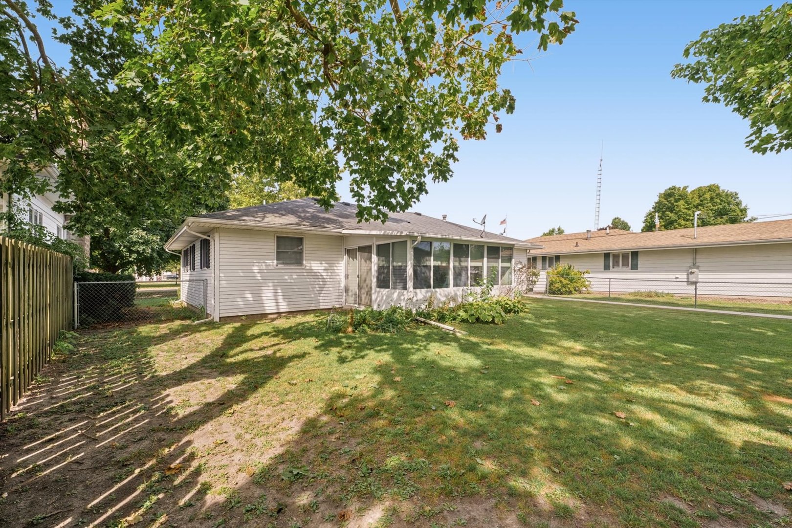 105 S Howard Street Property Photo 35