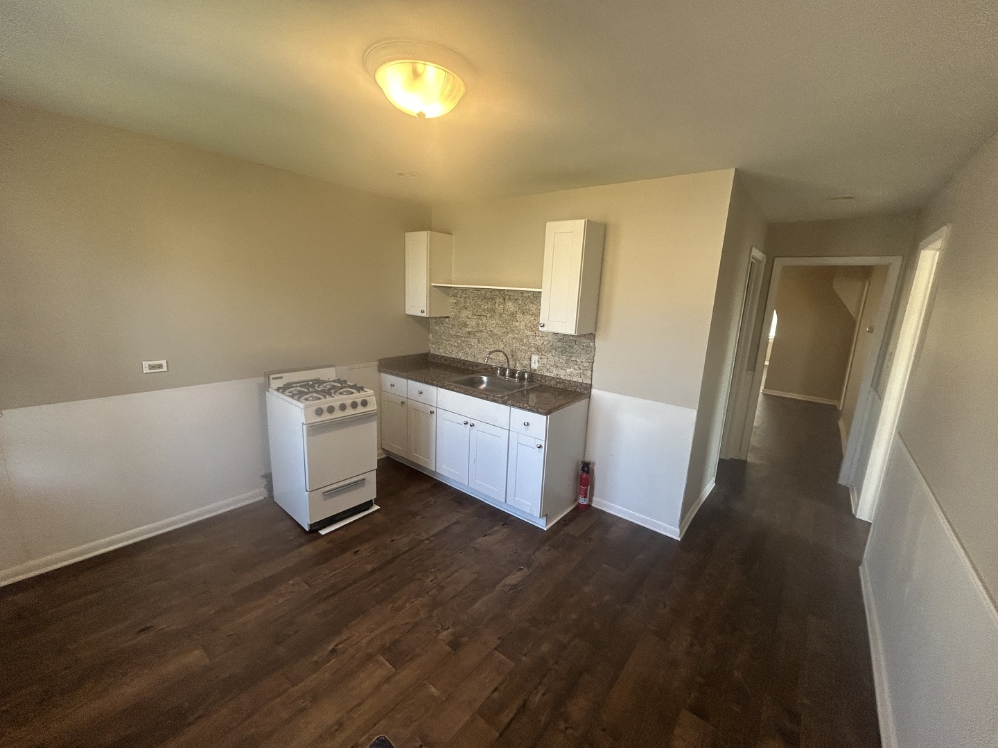 644 W 49th Street Property Photo 4
