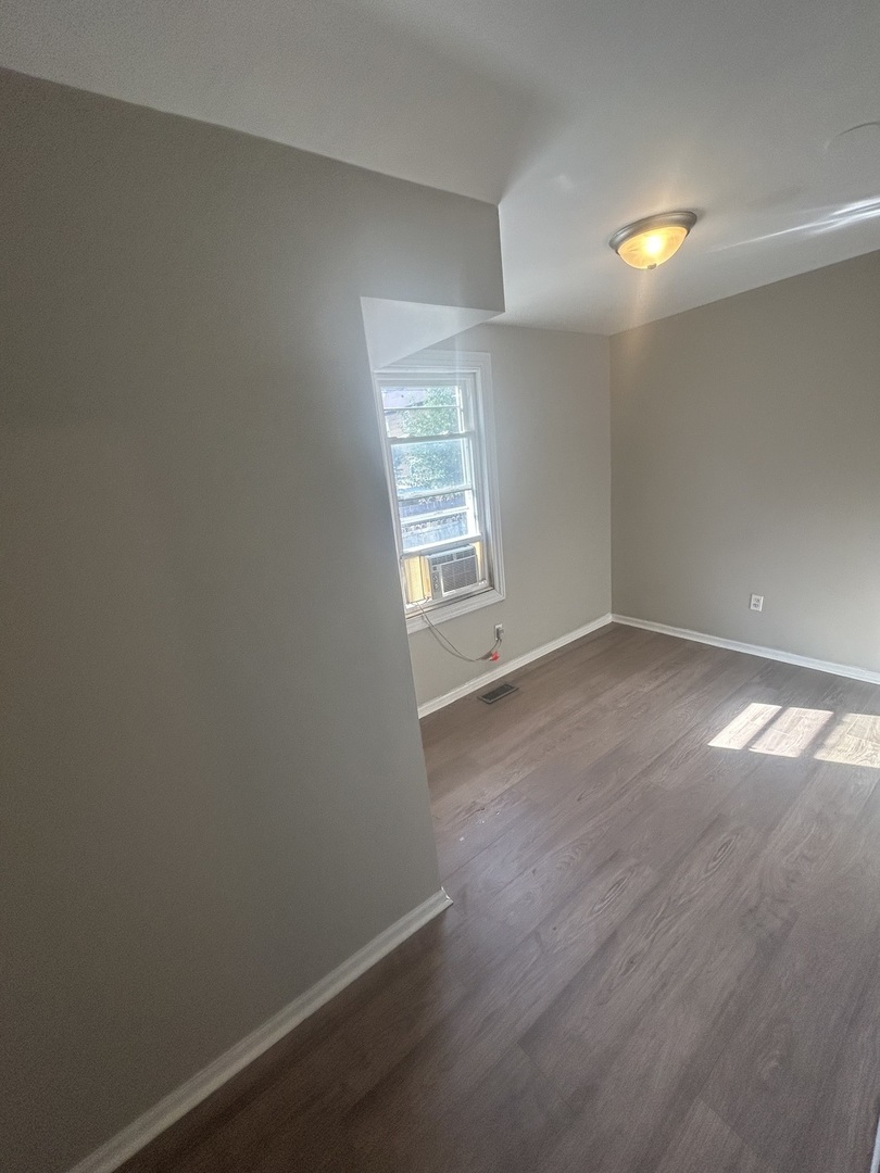 644 W 49th Street Property Photo 7