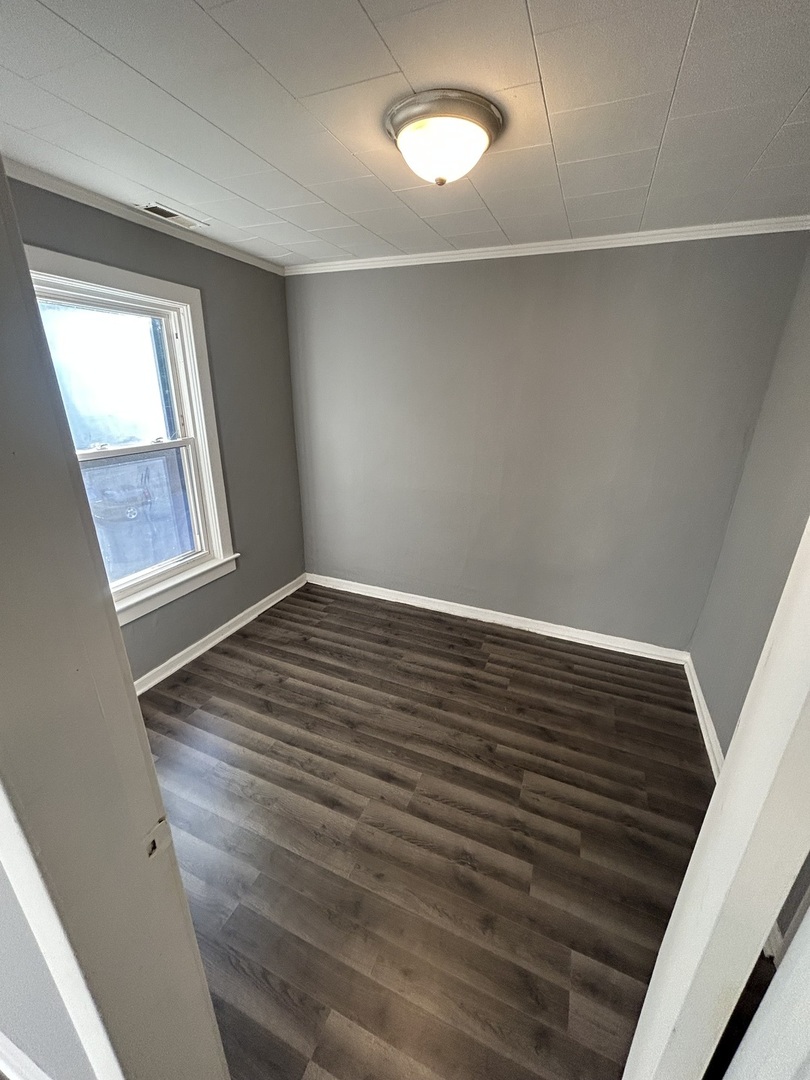 644 W 49th Street Property Photo 9